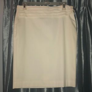 BCBG white pencil skirt